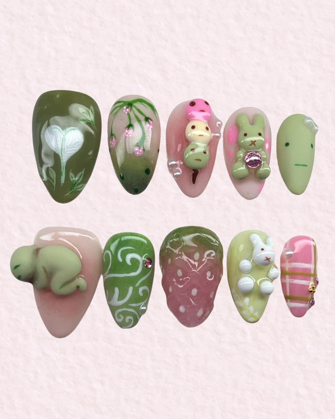 Strawberry matcha smiski set 🍓🍵 a freestyle set